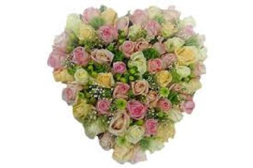 Rouwhart met gemengde rozen speciale rouwvormen Bloemenpaleis Verhagen 29 x29 € 100.00 