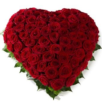 Rouwhart rode rozen speciale rouwvormen Bloemenpaleis Verhagen 29 x29 € 100.00 